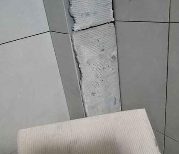龙亭瓷砖空鼓维修公司分享下厨房瓷砖脱落的补救措施。
